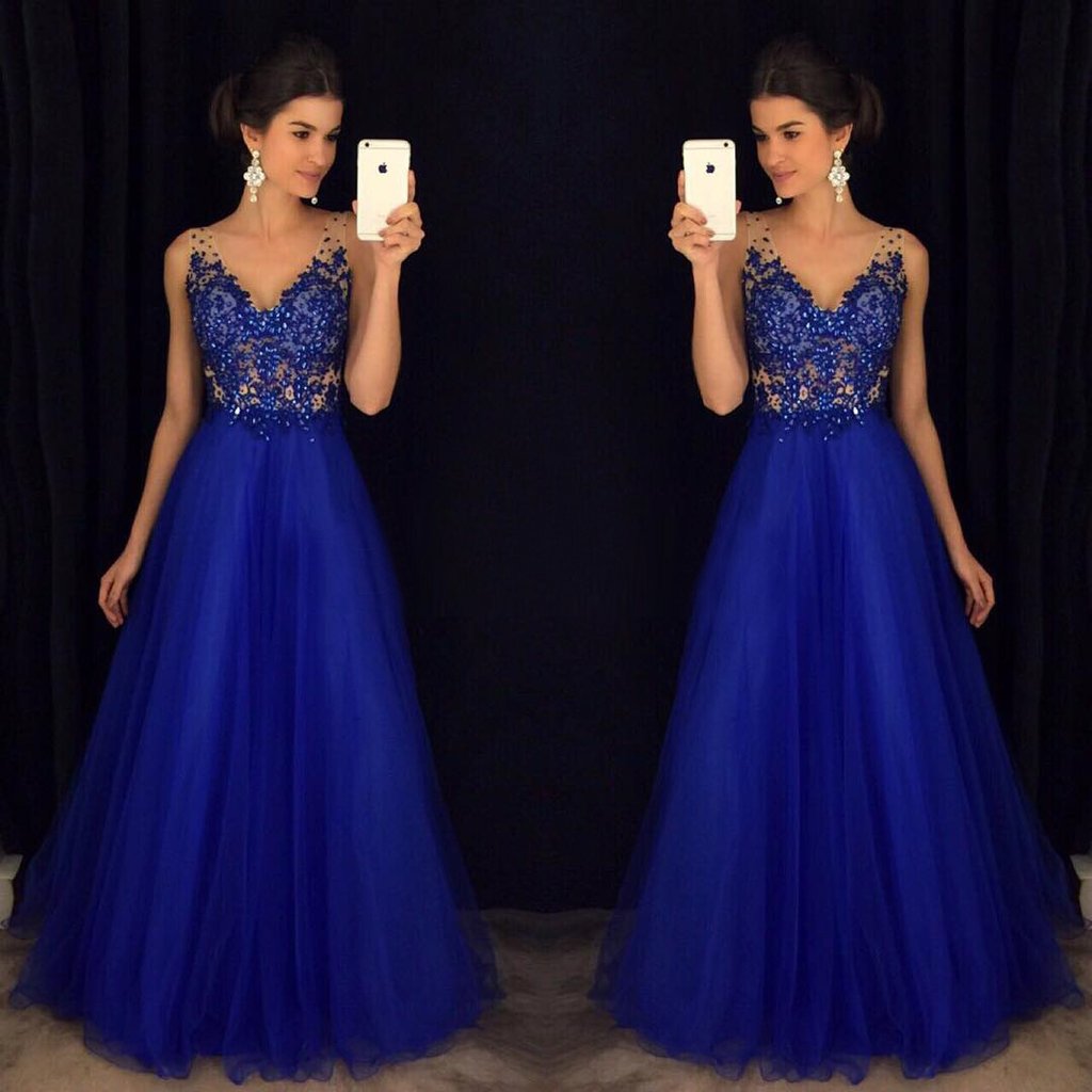 what to wear with blue graduation gown